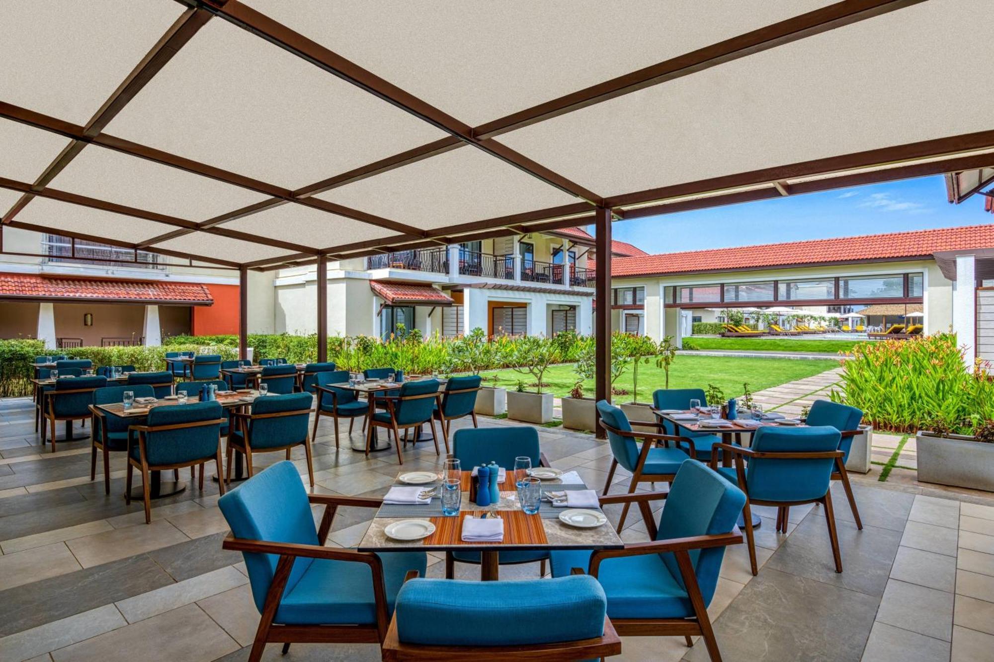 Hotel Fairfield By Marriott Goa Benaulim Exterior foto